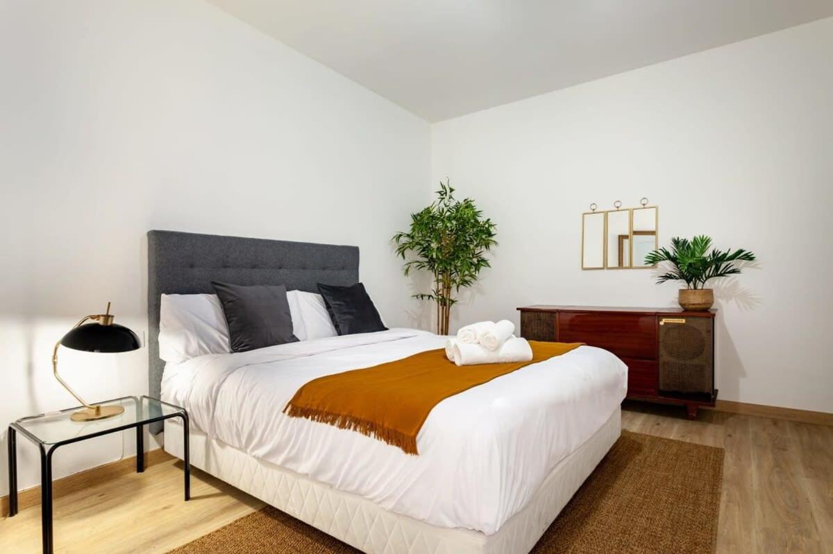 Exclusive Huge 4 Double Bedroom City Center Barcelona Buitenkant foto