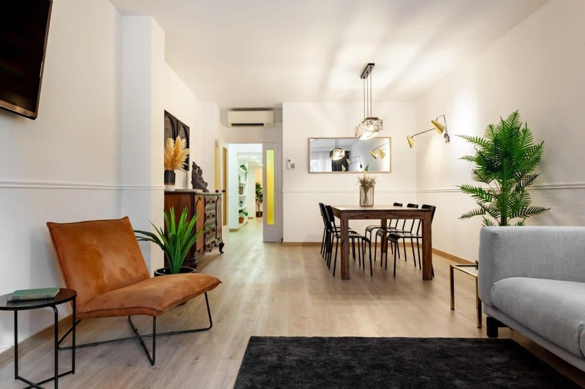 Exclusive Huge 4 Double Bedroom City Center Barcelona Buitenkant foto