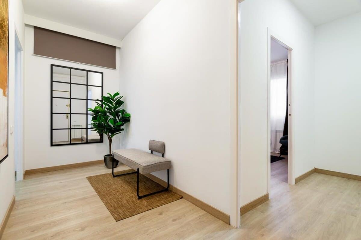 Exclusive Huge 4 Double Bedroom City Center Barcelona Buitenkant foto